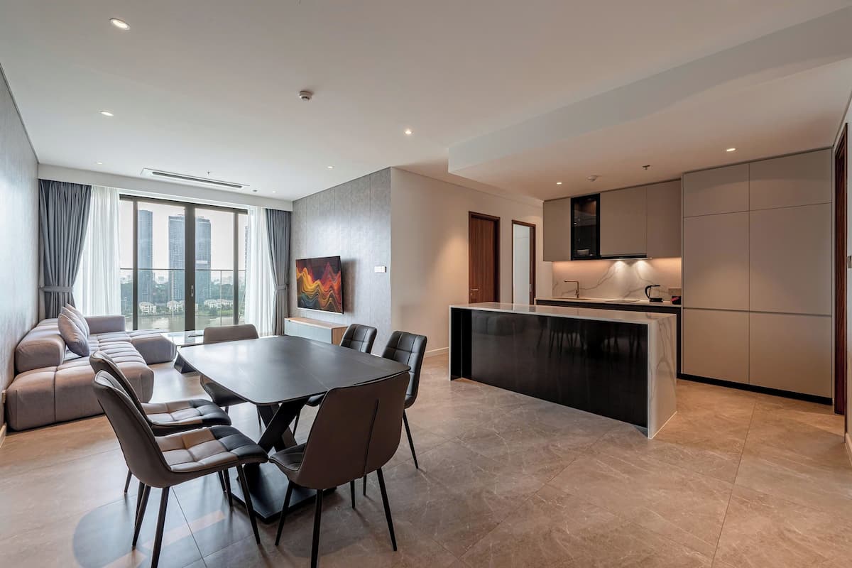 Deluxe Apartment, 2 Bedrooms, City View | Living area