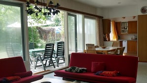 House | Living room - Cozy Family Home With Lovely Garden (Kamperland)