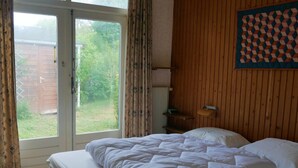 House - Cozy Family Home With Lovely Garden (Kamperland)
