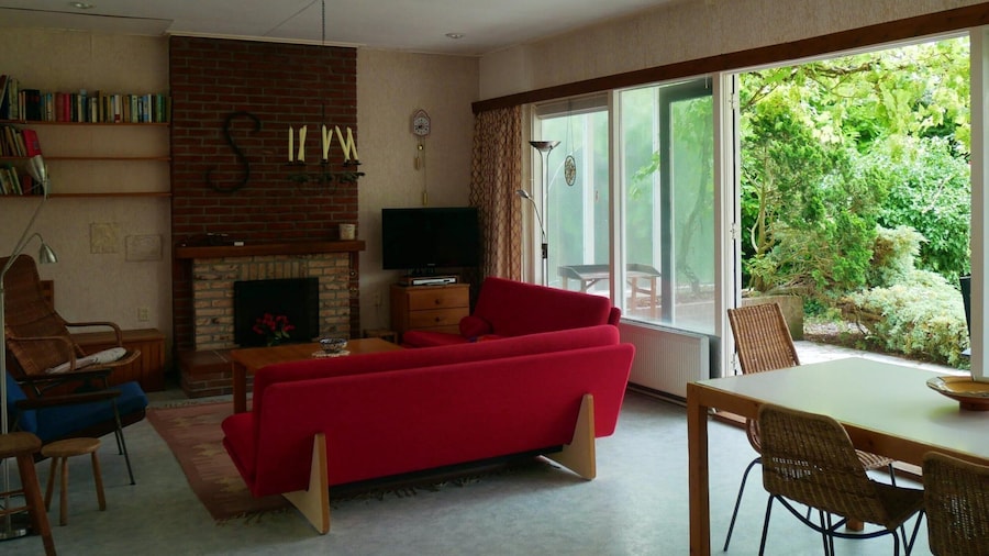 Cozy Family Home With Lovely Garden
