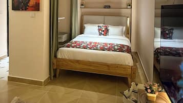 1 bedroom, iron/ironing board, WiFi (free)