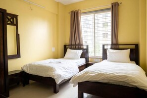 Iron/ironing board, WiFi, bed sheets