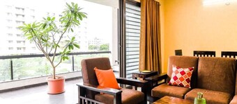 Status Homeaway Service Apartments - Three-Bedroom Apartment