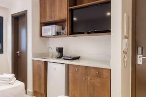 Comfort Twin Room, City View | Room amenity