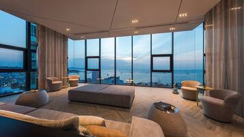 Condo, 1 Bedroom, Accessible, Smoking | Interior