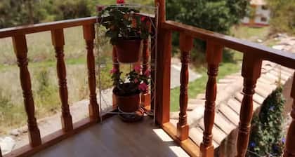 Agradable cabañita, con área de parrilla y fogata