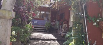 Agradable cabañita, con área de parrilla y fogata