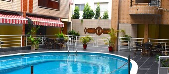 Royal Hotel Residence