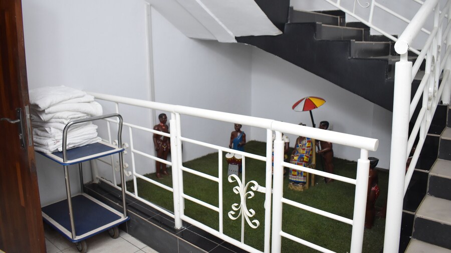 Royal Hotel Residence