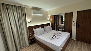 Suite superior, balcón, vista a la ciudad | Wifi gratis 