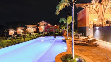 Kolam renang outdoor