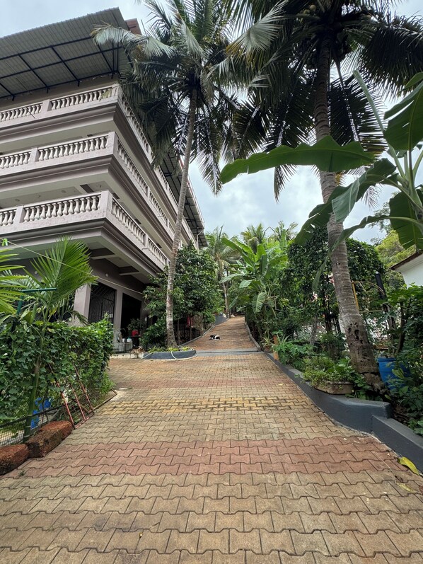 Property grounds - HI GOA - Escape into Paradise (GOA)