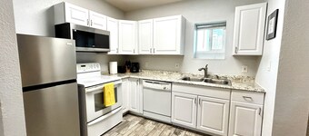 Charming 1-bedroom w/ Private Patio