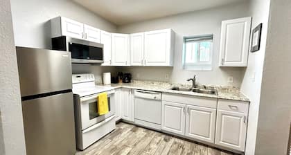 Charming 1-bedroom w/ Private Patio