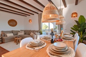 Dining - Casa Mariposa - Attractive villa with private pool and fabulous views (Pedreguer)