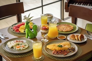 Daily English breakfast (COP 15000 per person)