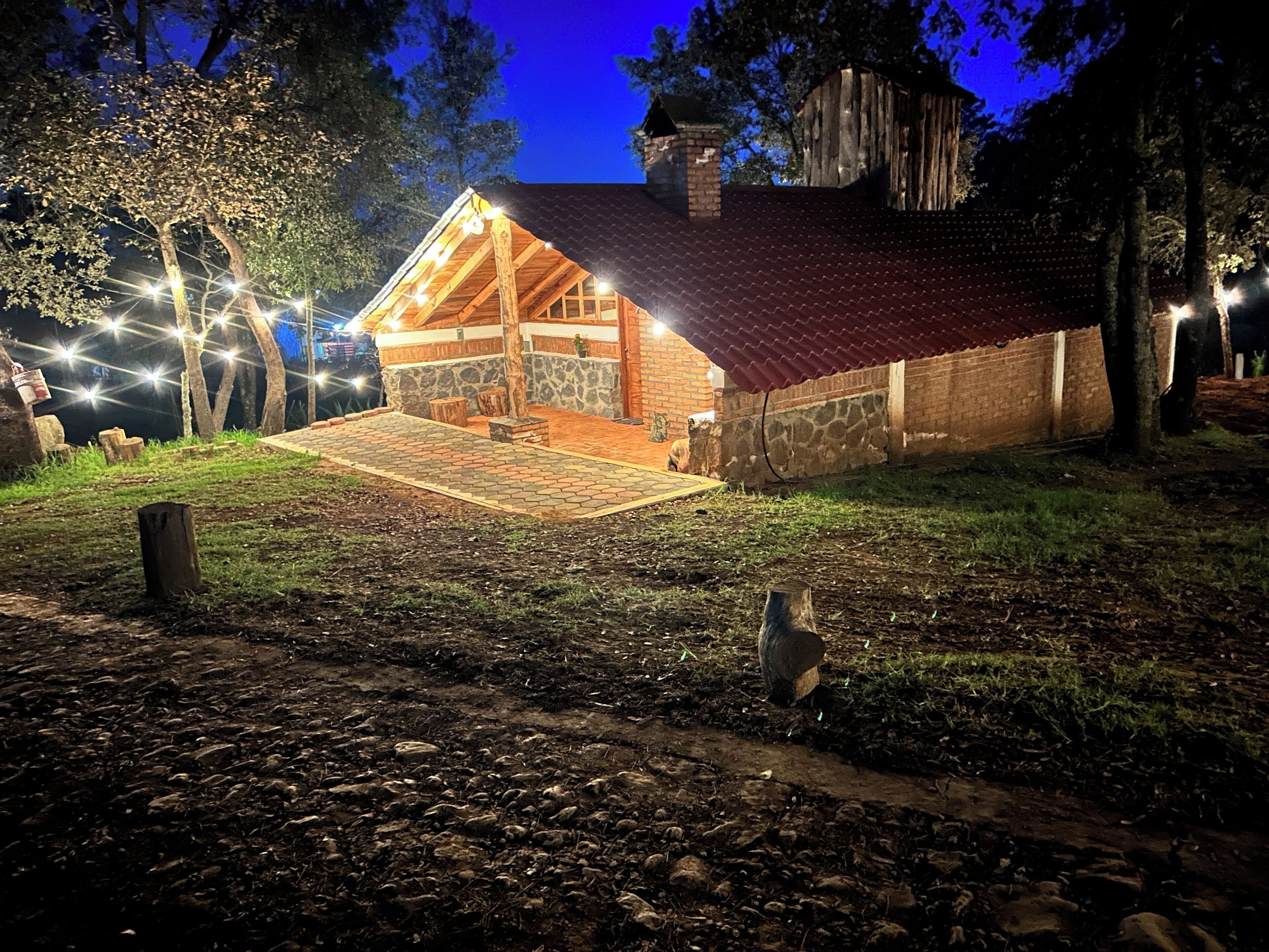 Vista frontal de la propiedad