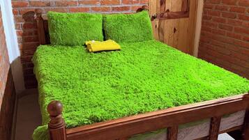 Perhemökki, patio, vuoristonäköala | Untuvapeitot, ilmainen Wi-Fi, vuodevaatteet, pääsy pyörätuolilla