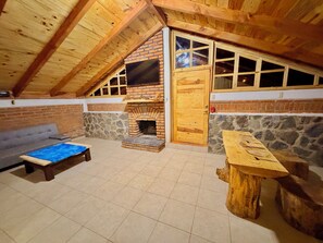 Cabane Familiale, patio, vue montagne | Salle à manger