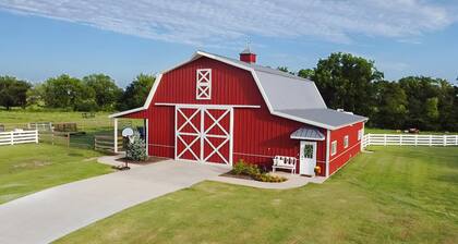 Charming one bedroom apartment on a quiet farm.