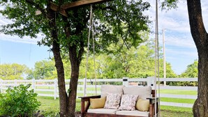 Unclassified image, 3 of 21, button - Charming one bedroom apartment on a quiet farm. (Morris)