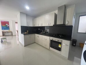 Microwave, oven, stovetop, coffee/tea maker