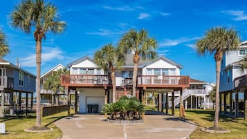 House (3 Bedrooms) | Property amenity