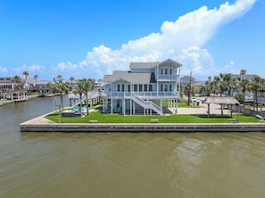 House (4 Bedrooms) | Property amenity - Blue Marlin Bayfront Retreat by Ryson Vacation Rentals (Galveston)