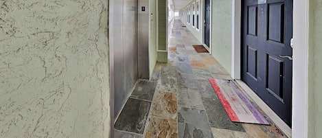 Condo (1 Bedroom) | Property amenity