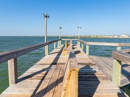Condo (1 Bedroom) | Property amenity