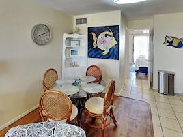 Condo (1 Bedroom) | Property amenity