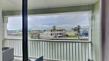 Condo (1 Bedroom) | Tiện nghi, dịch vụ nơi lưu trú