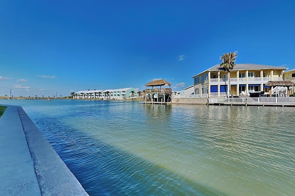 Condo (1 Bedroom) | Property amenity