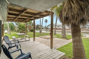 House (3 Bedrooms) | Property amenity