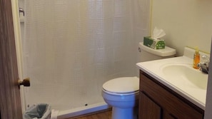 Een douche, handdoeken