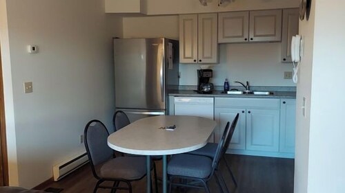 Classic 2 Bedroom Condo 1 Bathroom