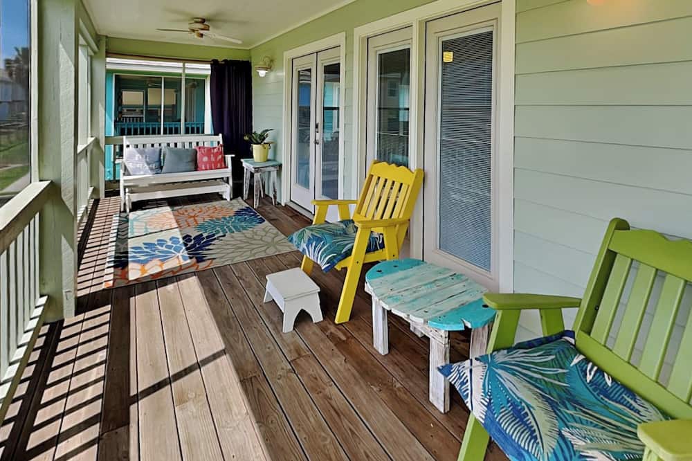 Gulf Coast Getaway by Miss Kitty’s - Rockport, TX