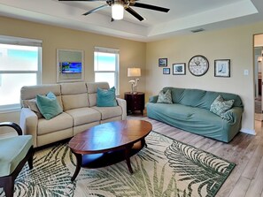 House (2 Bedrooms) | Property amenity - Gulf Coast Getaway by Miss Kitty’s (Rockport)