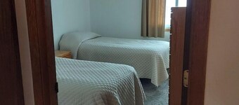Deluxe 3 Bedroom Condo, 2 Full Bathrooms Top Floor