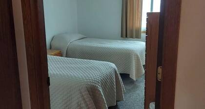 Deluxe 3 Bedroom Condo, 2 Full Bathrooms Top Floor