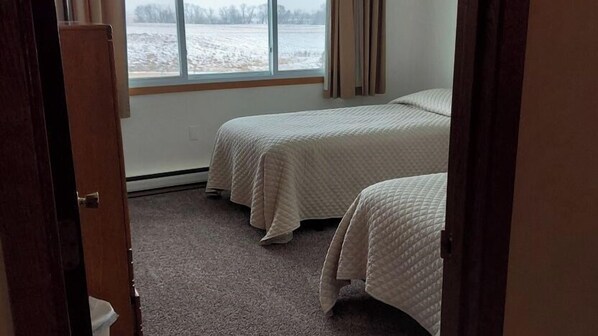 3 bedrooms, free WiFi, bed sheets