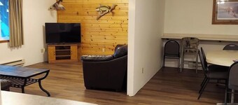 Deluxe 2 Bedrooms Ground Level Condo 2 bathrooms
