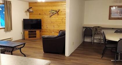 Deluxe 2 Bedrooms Ground Level Condo 2 bathrooms