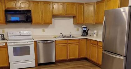 Deluxe 3 Bedroom Condo Ground Level 2 Bathroom