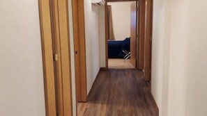 3 bedrooms, free WiFi, bed sheets - Deluxe 3 Bedroom Condo Ground Level 2 Bathroom (Devils Lake)