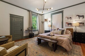 4 bedrooms, travel crib, free WiFi, bed sheets