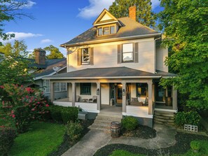 Exterior - Bourbon Trail Retreat . Sleeps 10 + Hot Tub. In the Heart of the Bourbon Trail (Shelbyville)