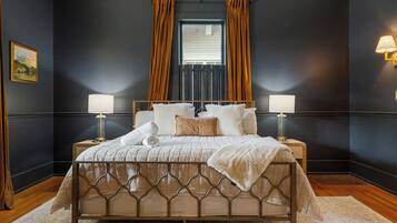 4 bedrooms, travel crib, free WiFi, bed sheets