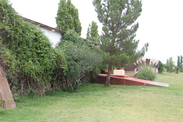 Property grounds - "Stay in Nature: Private Apartment for Relaxation and Reconnection" (Anahuac)