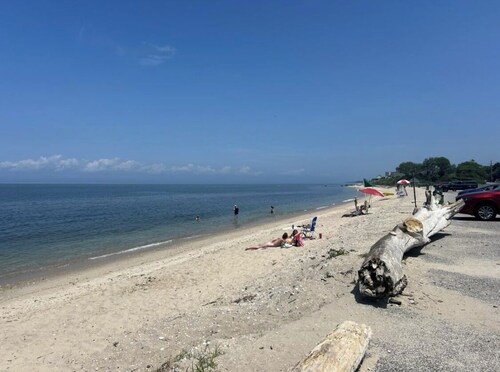 Spacious Vacation 4BR Home Near Southold Beach, Greenport, and Top Wineries